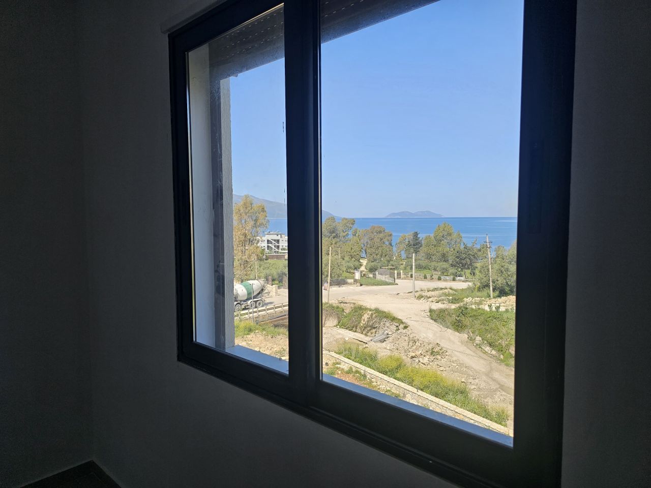 Leilighet med havutsikt til salgs i Radhime Vlore Albania